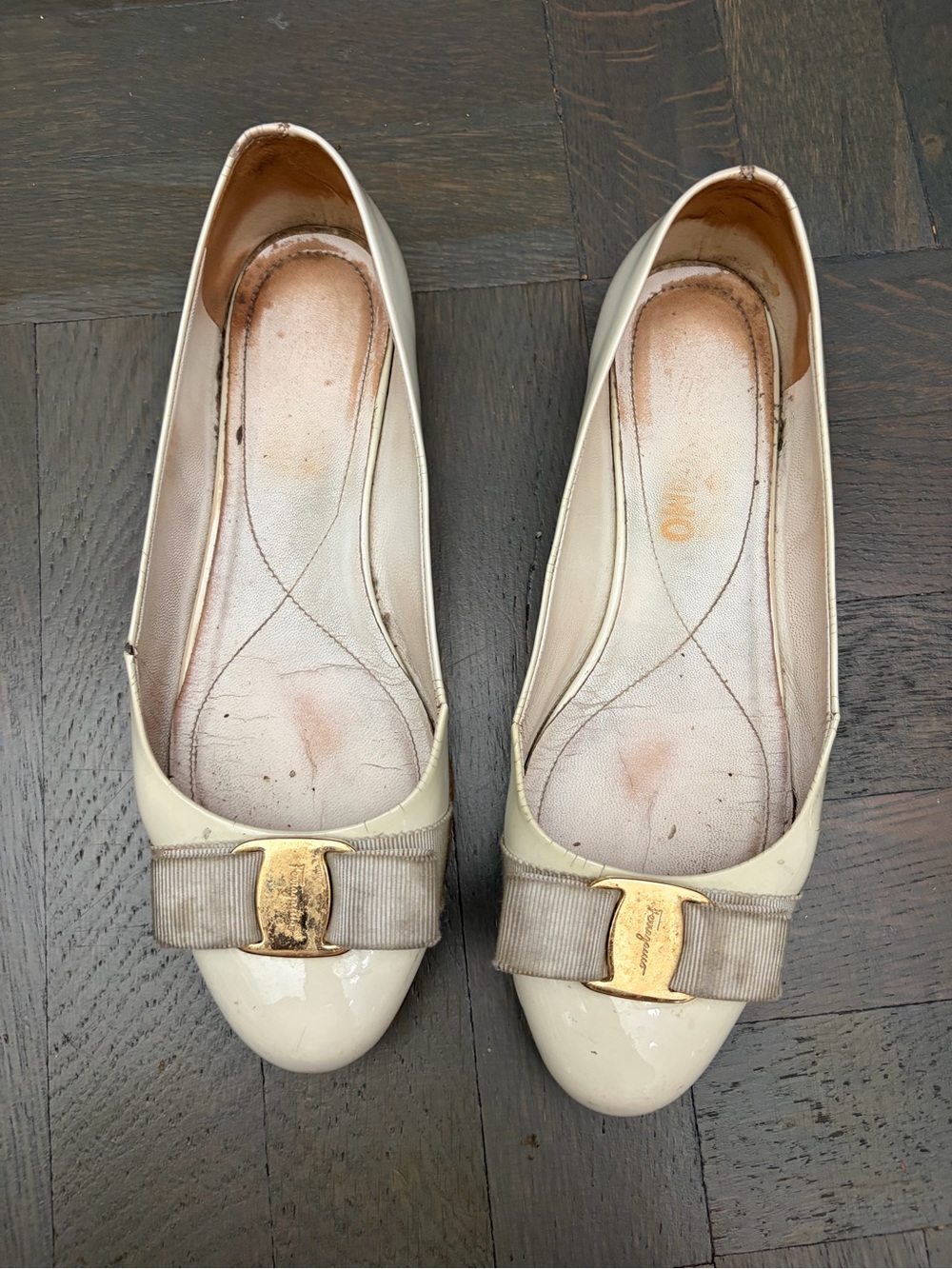 Salvatore Ferragamo Cream Patent Vara Bow Flats with Gold Hardware
